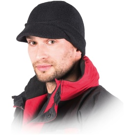 Czarna czapka z daszkiem -CZBAS B