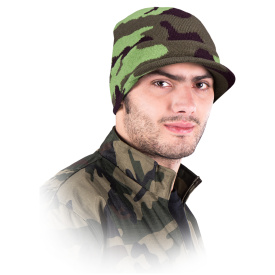 Czapka ocieplana z daszkiem -CZBAT MO